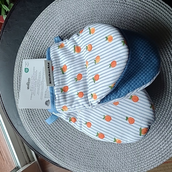 🍊KitchenAid Mini Mitts - Picture 2 of 6